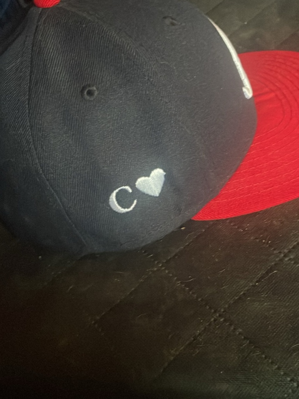 Fitted hat - Picture 3 of 3